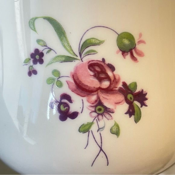 Royal Victoria Pedestal Mug Pink Rose Design - Picture 5 of 7